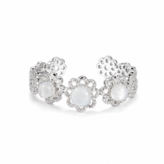 Lace Princess Three Flower Moonstone Ring