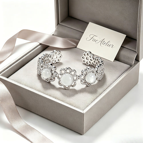Lace Princess Three Flower Moonstone Ring｜FaeAtelier